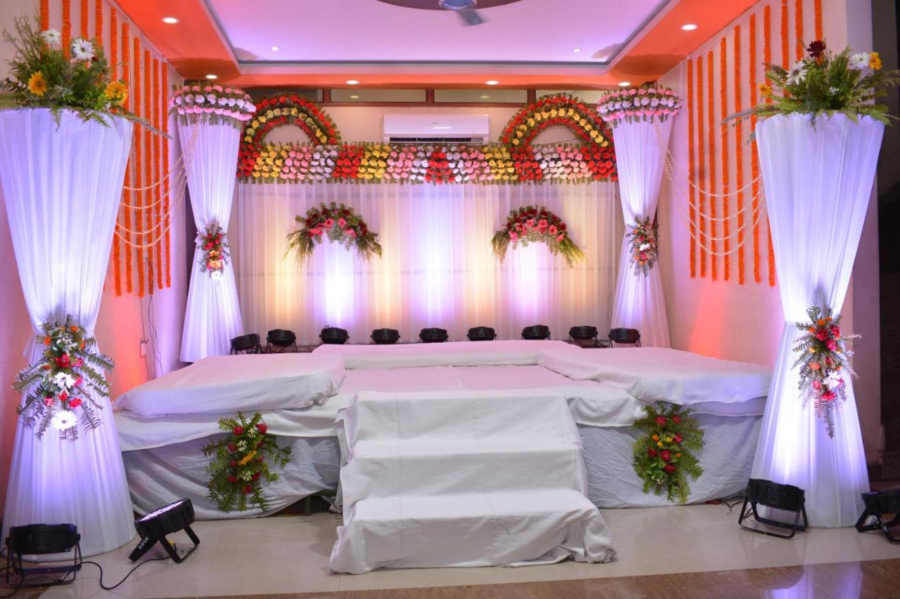 Hotel Haifa Varanasi Eksteriør billede