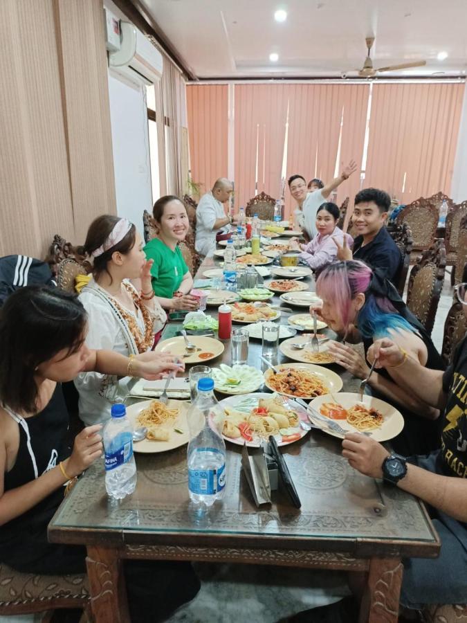 Hotel Haifa Varanasi Eksteriør billede